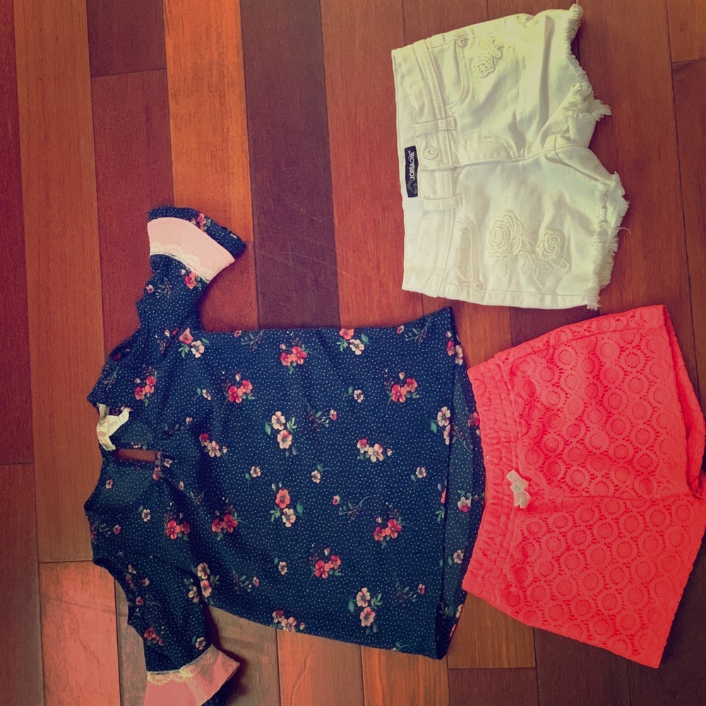 Super cute outfit with an extra pair of shorts! 💜